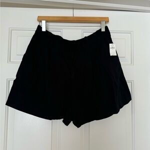 Gap Pleated Linen Shorts